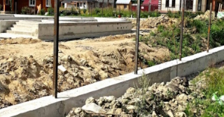 Фундамент под забор заказать в Кандалакше - заливка фундамента для забора | от 1570 за п.м.